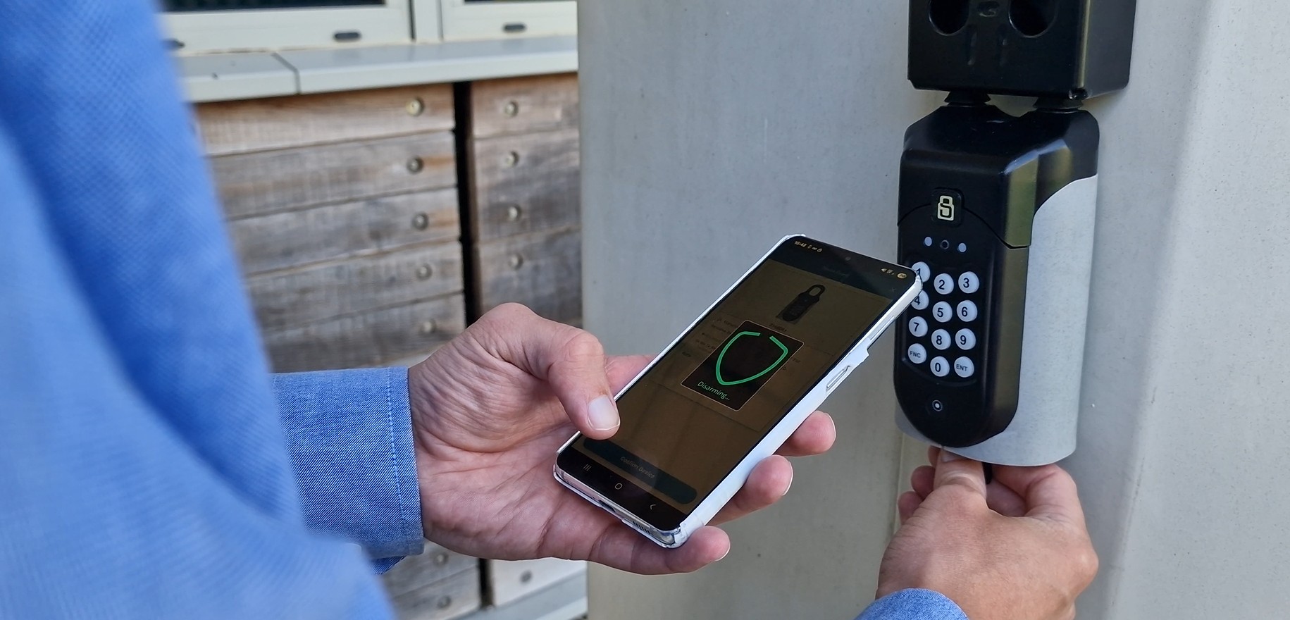Disarming AJAX alarm when opening SentriGuard key safe with the app